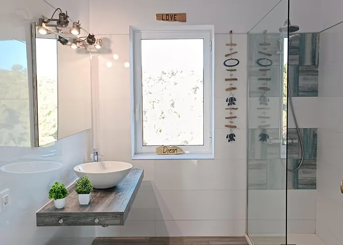 Marianda Torre 손 보우